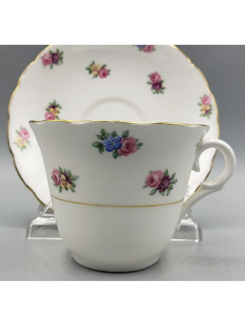 VTG Colclough Teacup & Saucer Petite Rose Bouquets Gold Trim Bone China England
